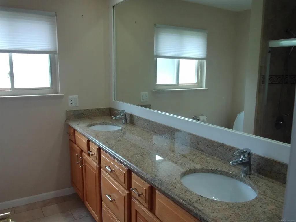 41223 Sesame Drive Sterling Heights City MI 48314