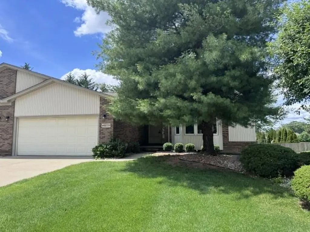 46839 Scotch Pine Lane Macomb Township MI 48042