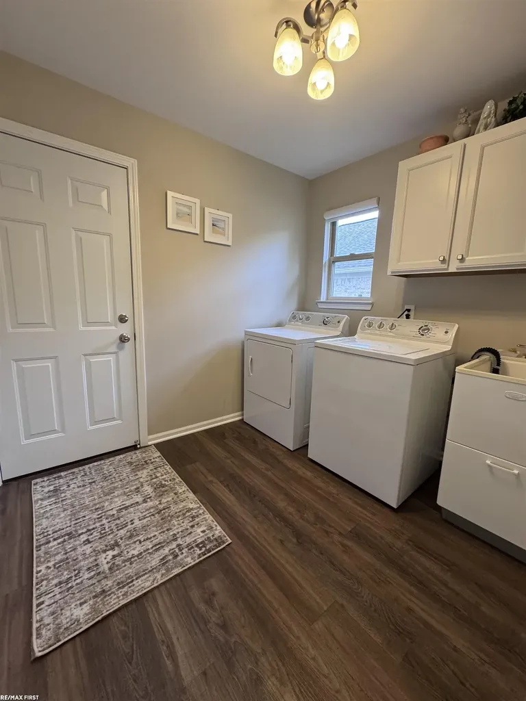 45871 Karam Drive Shelby Charter Township MI 48315
