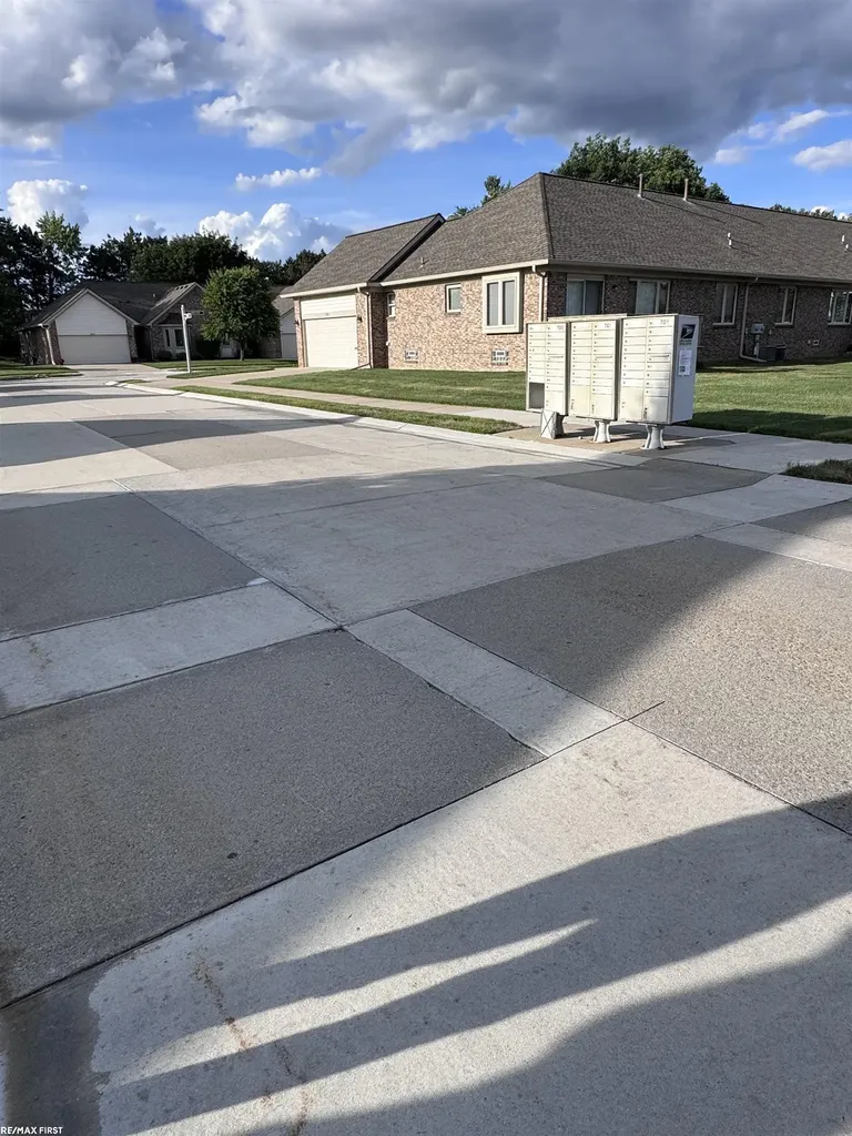 45871 Karam Drive Shelby Charter Township MI 48315
