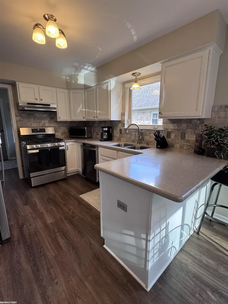 45871 Karam Drive Shelby Charter Township MI 48315