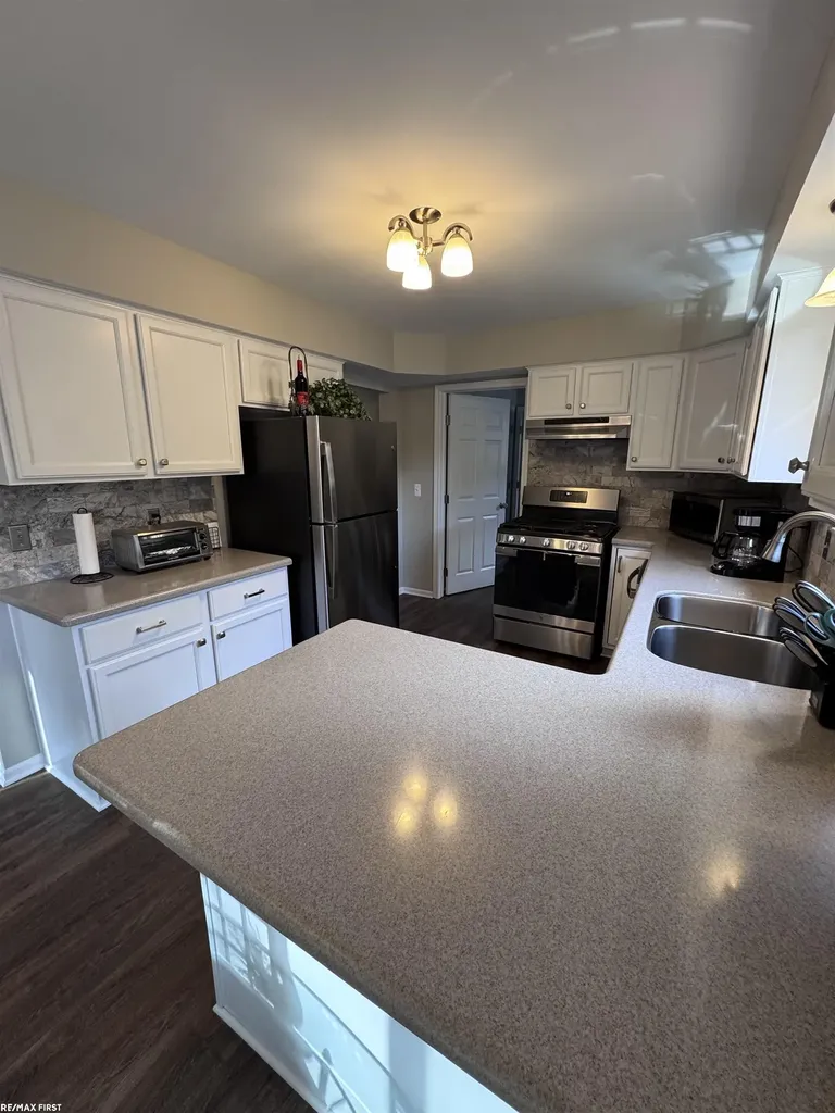 45871 Karam Drive Shelby Charter Township MI 48315