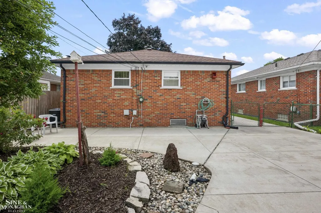 20919 Ardmore Park Drive St. Clair Shores City MI 48081