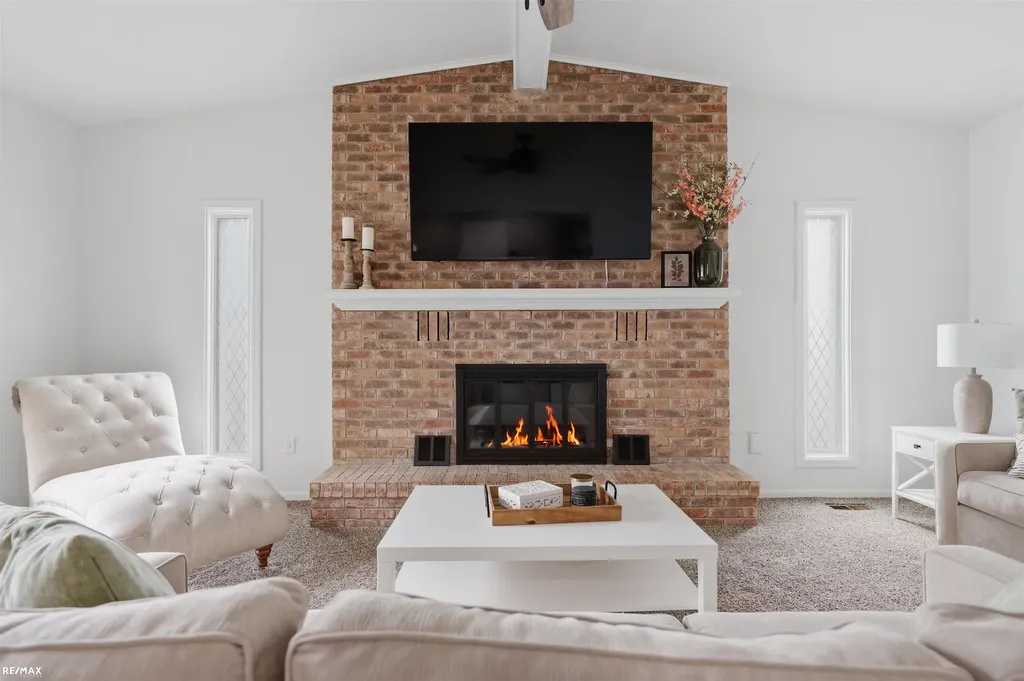 16313 Greenland Drive Macomb Township MI 48044