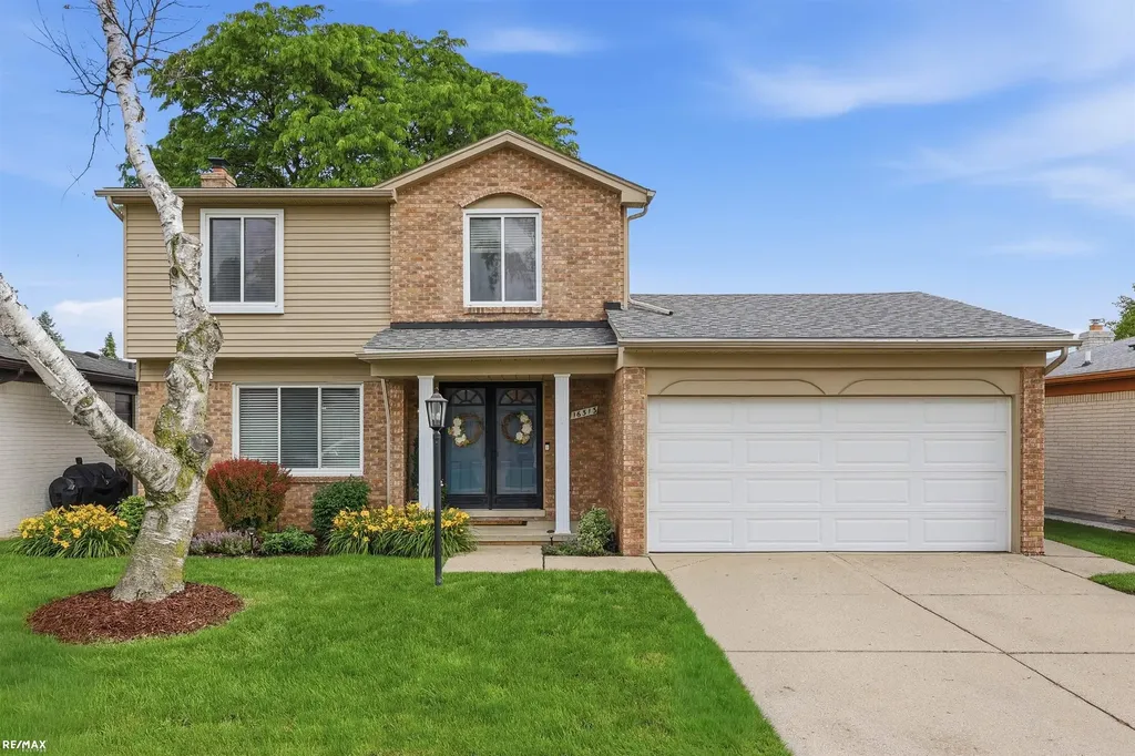 16313 Greenland Drive Macomb Township MI 48044