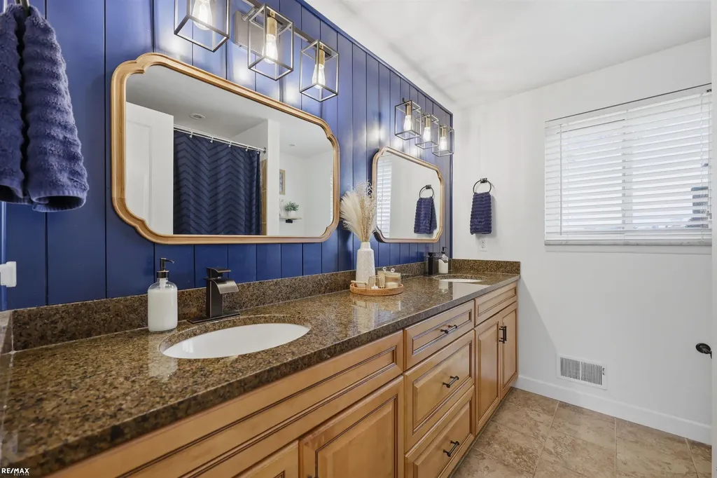 16313 Greenland Drive Macomb Township MI 48044