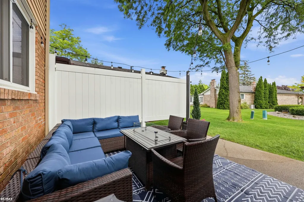 16313 Greenland Drive Macomb Township MI 48044