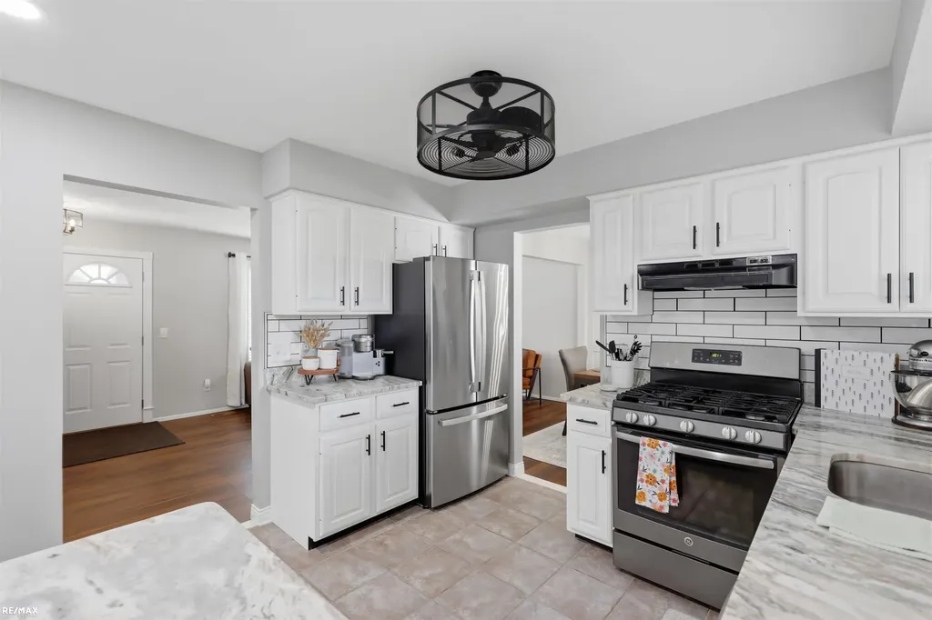 16313 Greenland Drive Macomb Township MI 48044