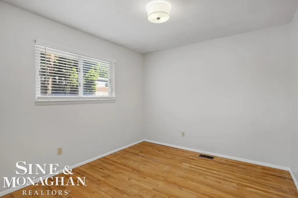 32430 Gloede Drive Warren City MI 48088
