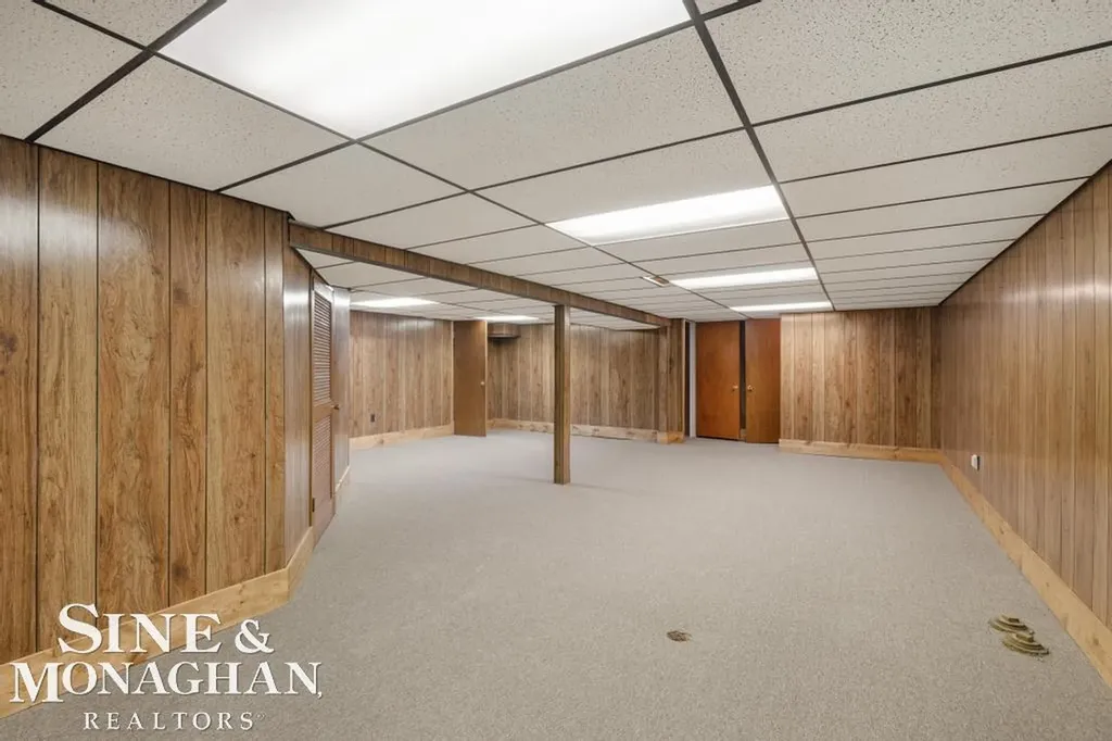 32430 Gloede Drive Warren City MI 48088