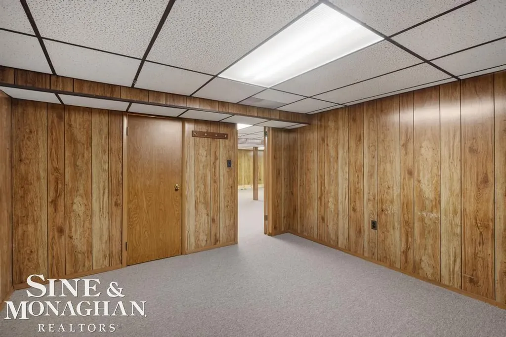 32430 Gloede Drive Warren City MI 48088