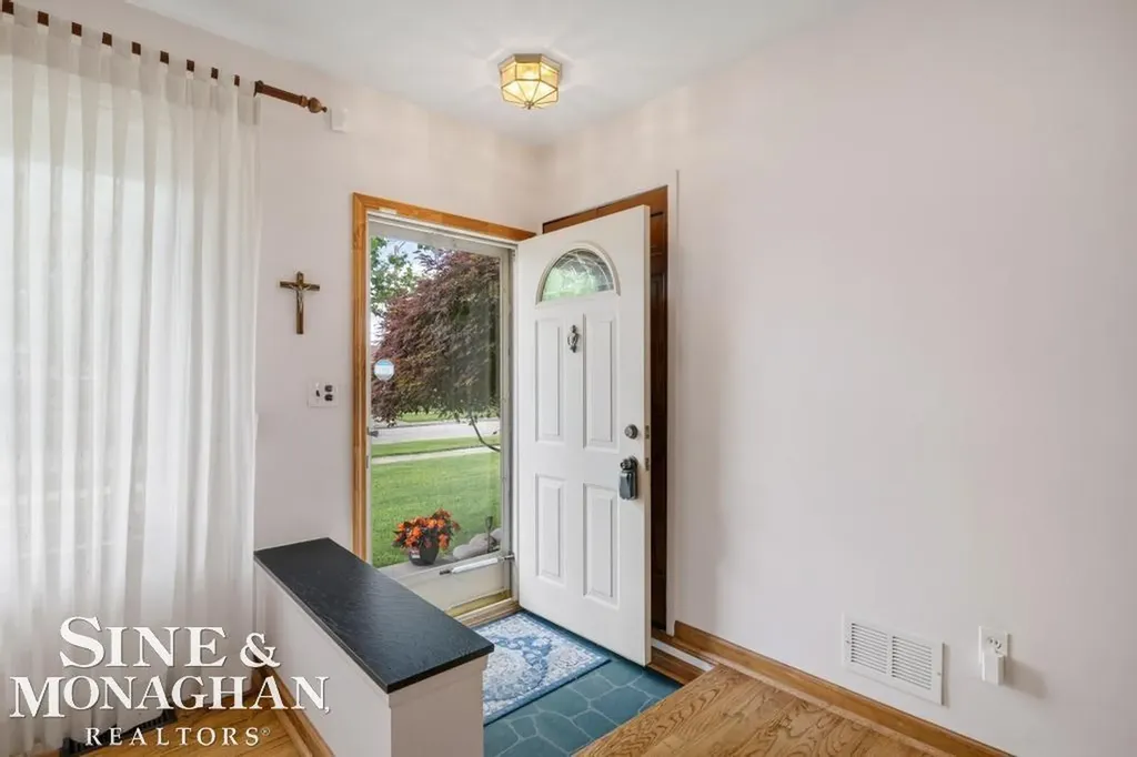 32430 Gloede Drive Warren City MI 48088