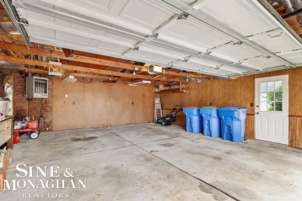 32430 Gloede Drive Warren City MI 48088