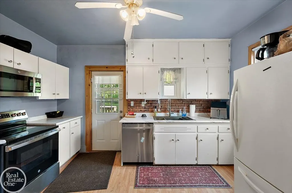 3453 Palms Road Casco Township MI 48064