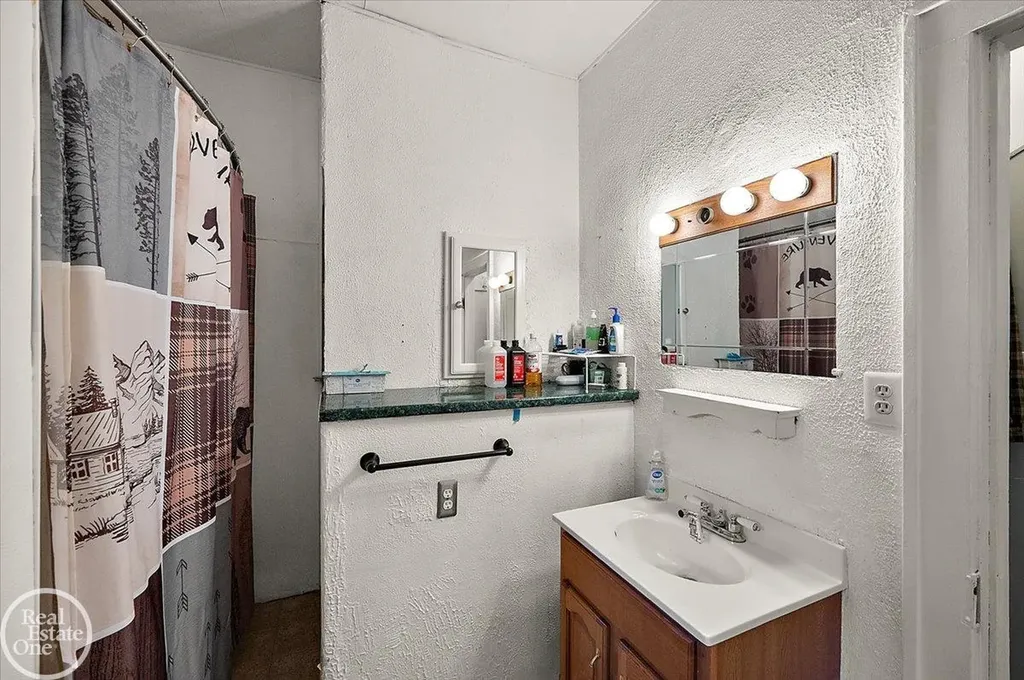 3453 Palms Road Casco Township MI 48064