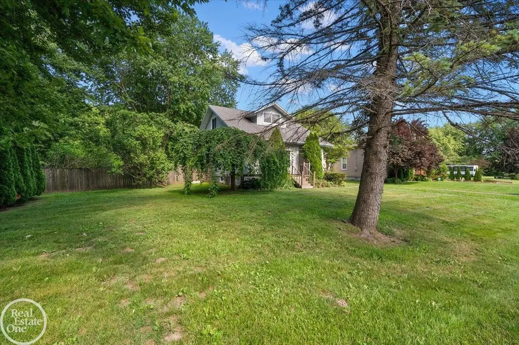 3453 Palms Road Casco Township MI 48064