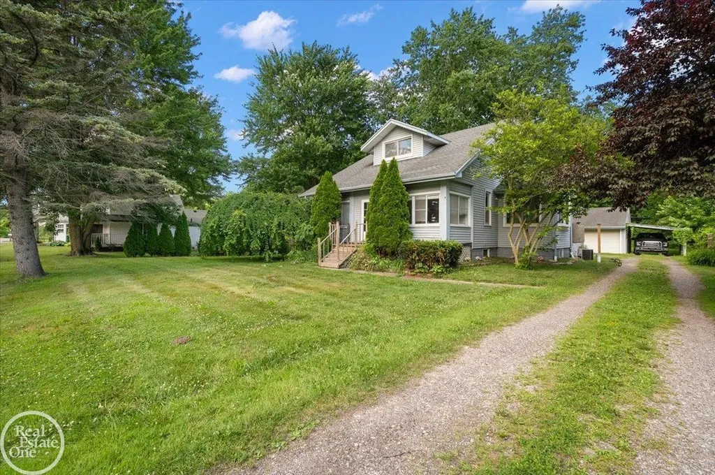 3453 Palms Road Casco Township MI 48064