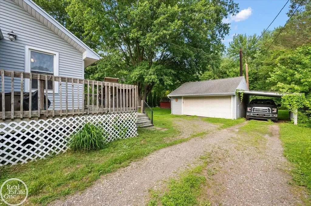 3453 Palms Road Casco Township MI 48064