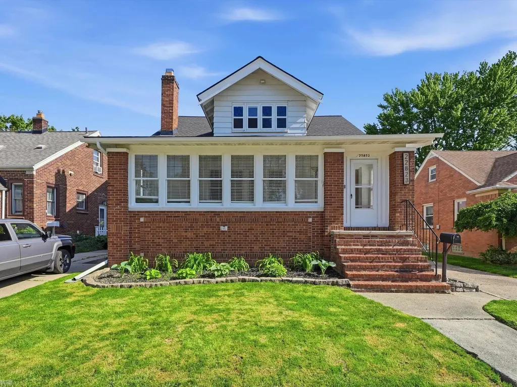 22823 Visnaw Street St. Clair Shores City MI 48081
