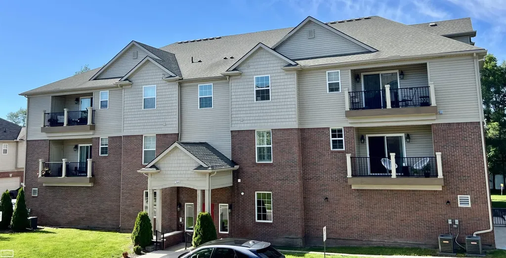 5656 Flagstaff Pines Drive Shelby Charter Township MI 48317