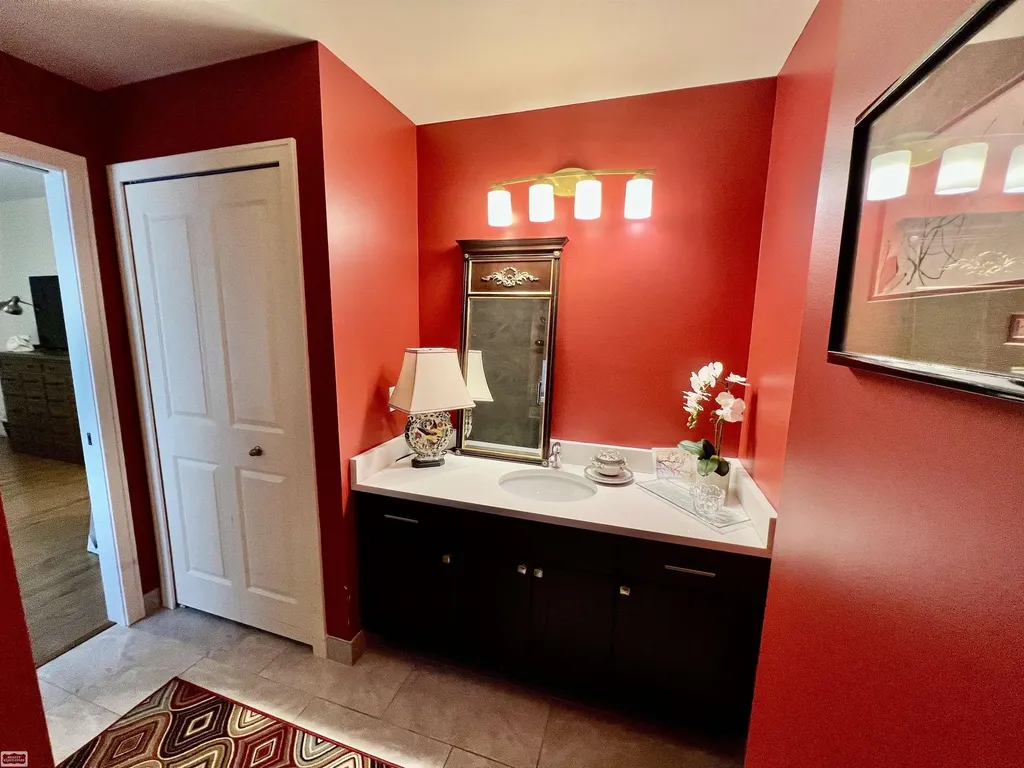5656 Flagstaff Pines Drive Shelby Charter Township MI 48317