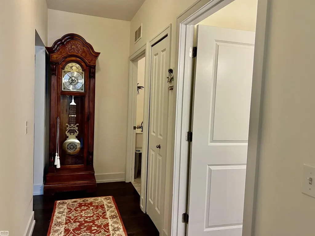 5656 Flagstaff Pines Drive Shelby Charter Township MI 48317