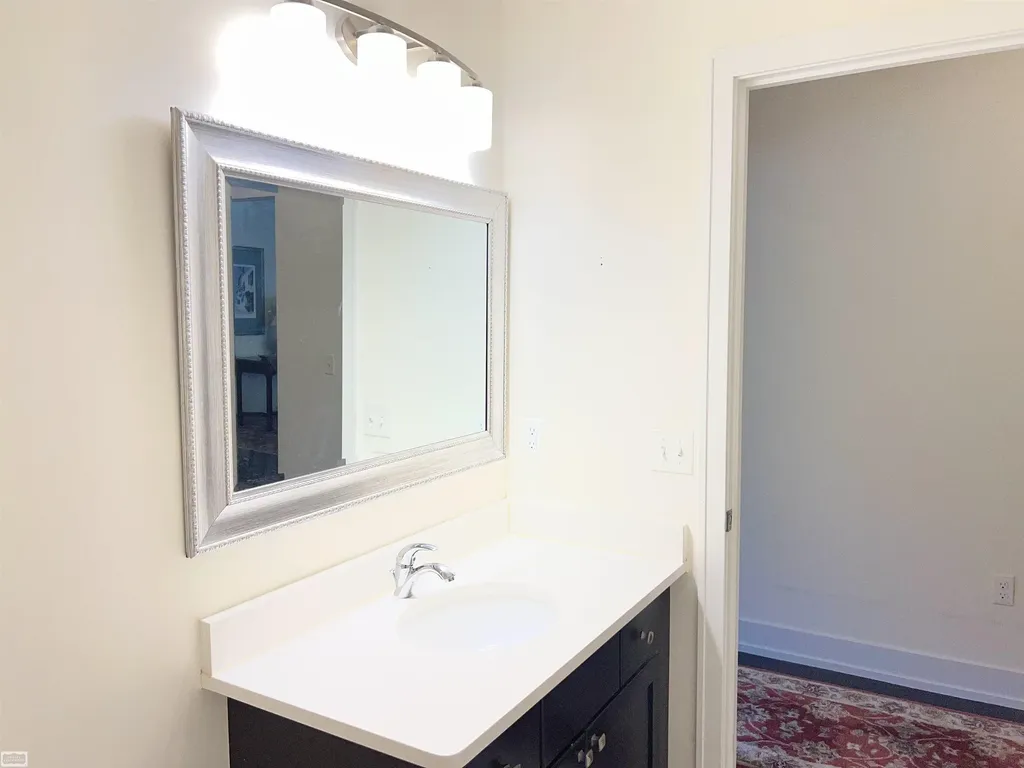 5656 Flagstaff Pines Drive Shelby Charter Township MI 48317