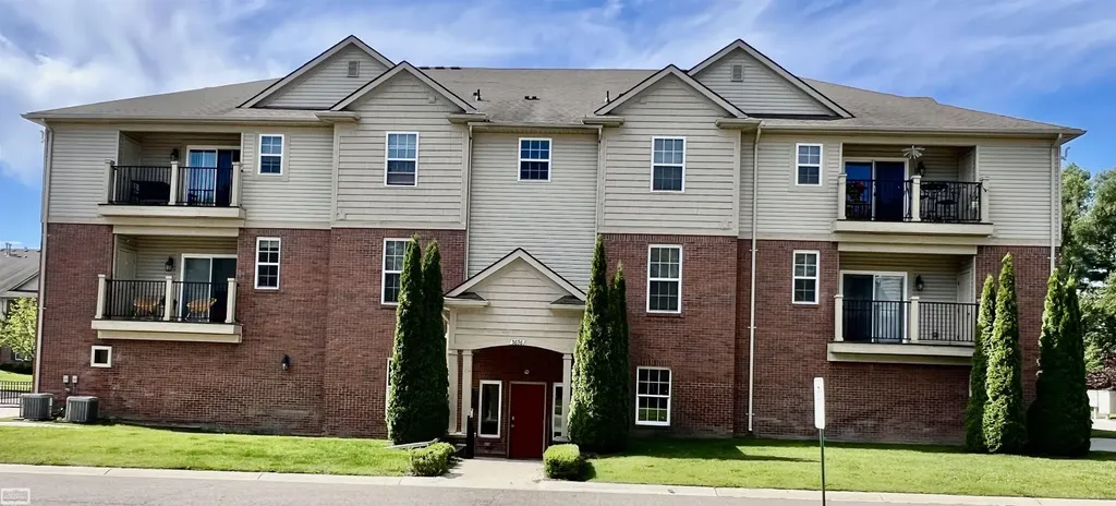 5656 Flagstaff Pines Drive Shelby Charter Township MI 48317