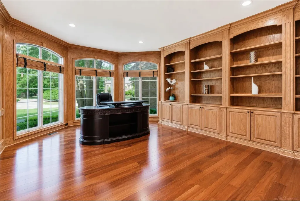 5539 Carrollton Court Oakland Charter Township MI 48306