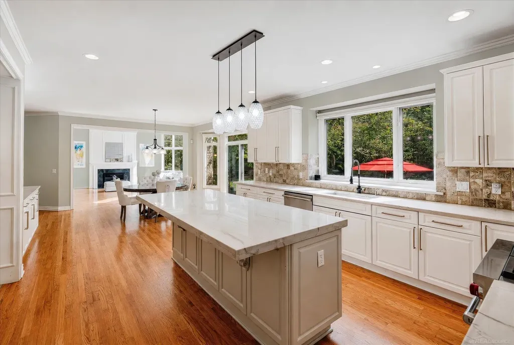 5539 Carrollton Court Oakland Charter Township MI 48306