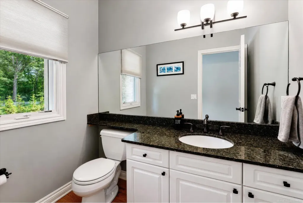 5539 Carrollton Court Oakland Charter Township MI 48306