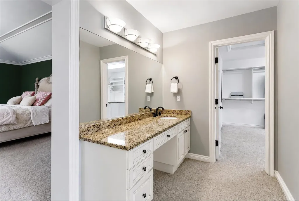 5539 Carrollton Court Oakland Charter Township MI 48306