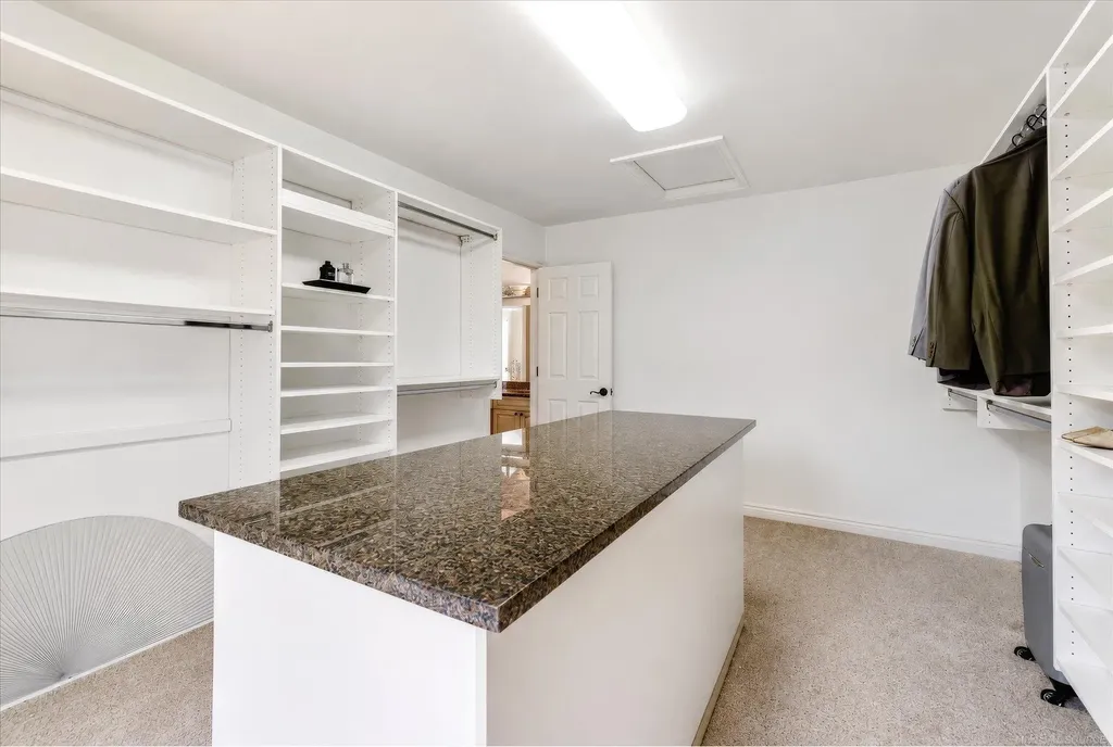 5539 Carrollton Court Oakland Charter Township MI 48306