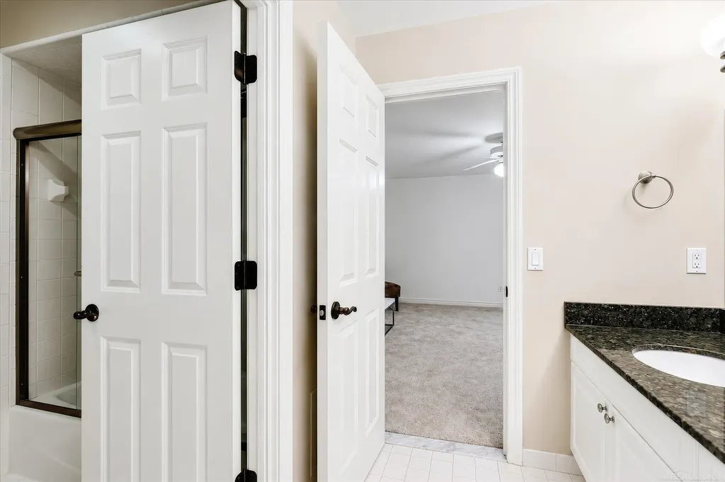 5539 Carrollton Court Oakland Charter Township MI 48306