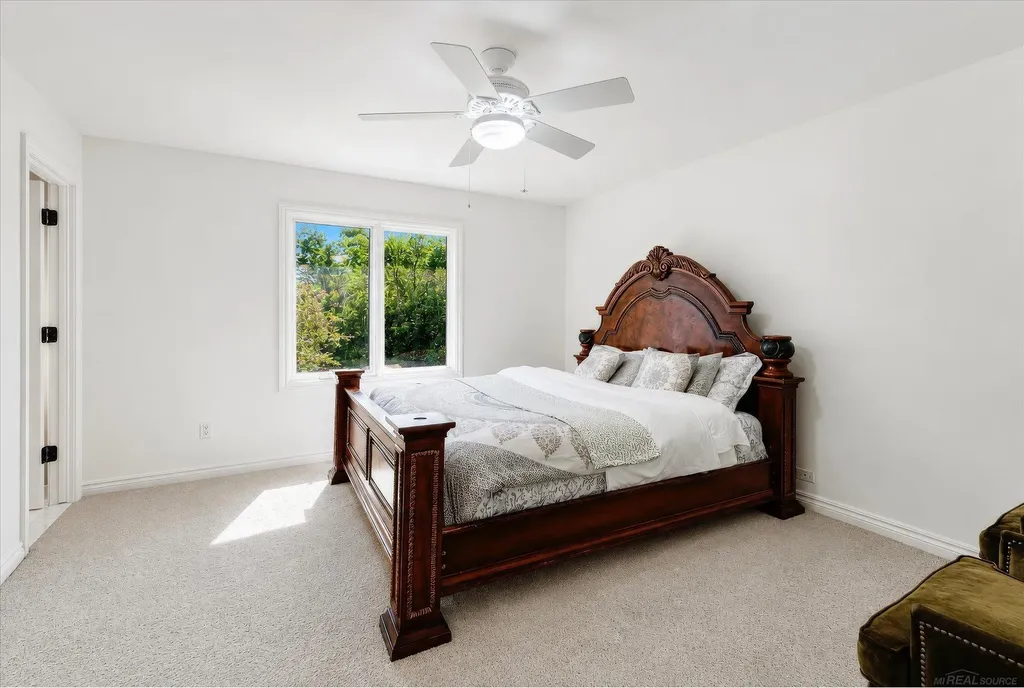 5539 Carrollton Court Oakland Charter Township MI 48306