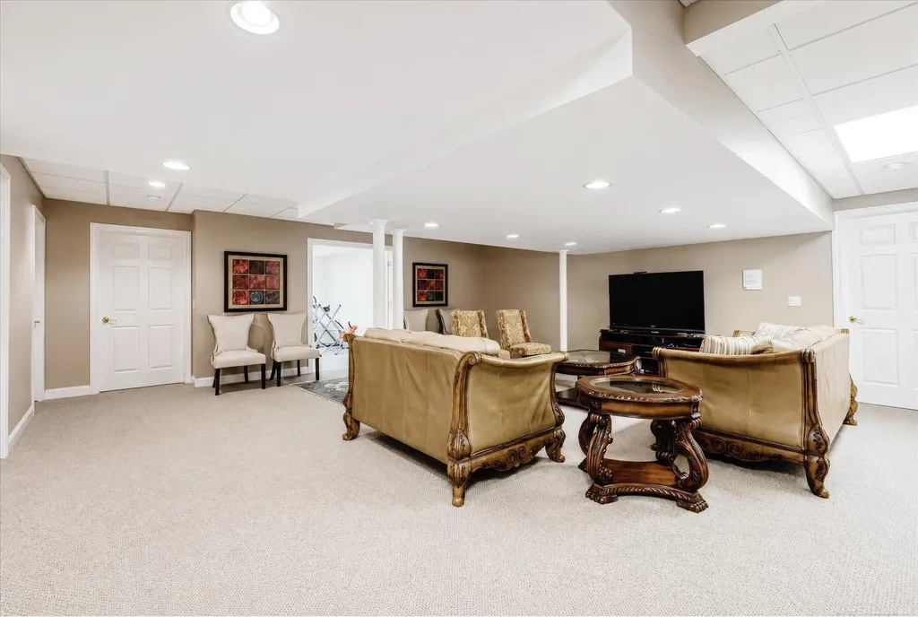 5539 Carrollton Court Oakland Charter Township MI 48306