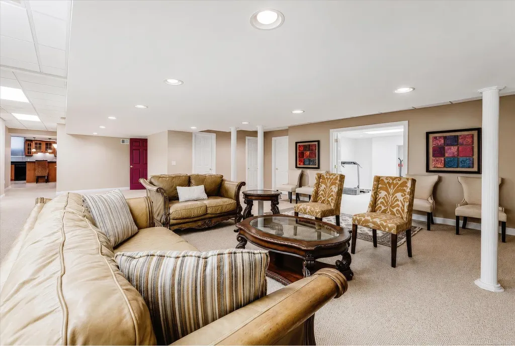 5539 Carrollton Court Oakland Charter Township MI 48306