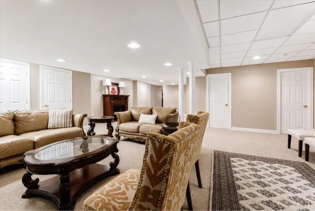5539 Carrollton Court Oakland Charter Township MI 48306