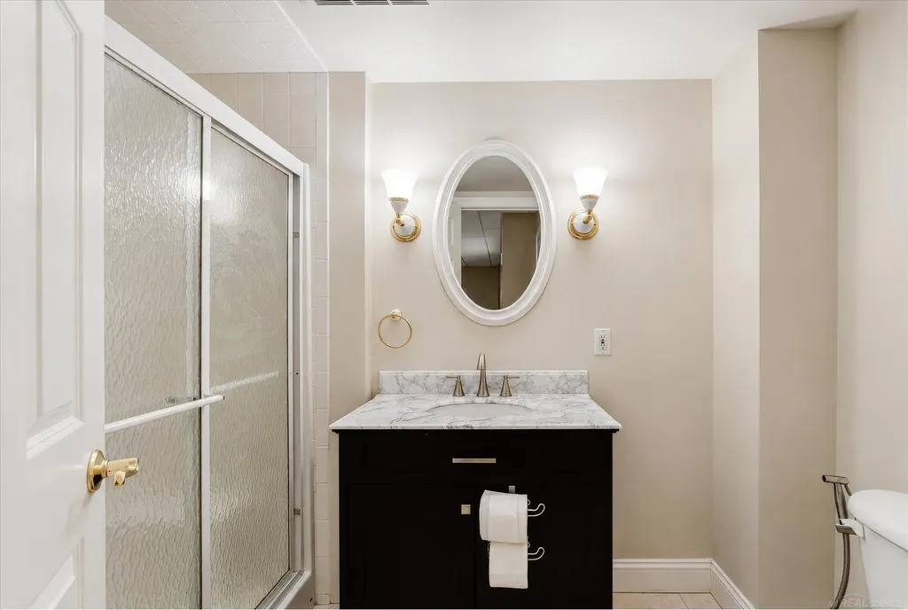 5539 Carrollton Court Oakland Charter Township MI 48306