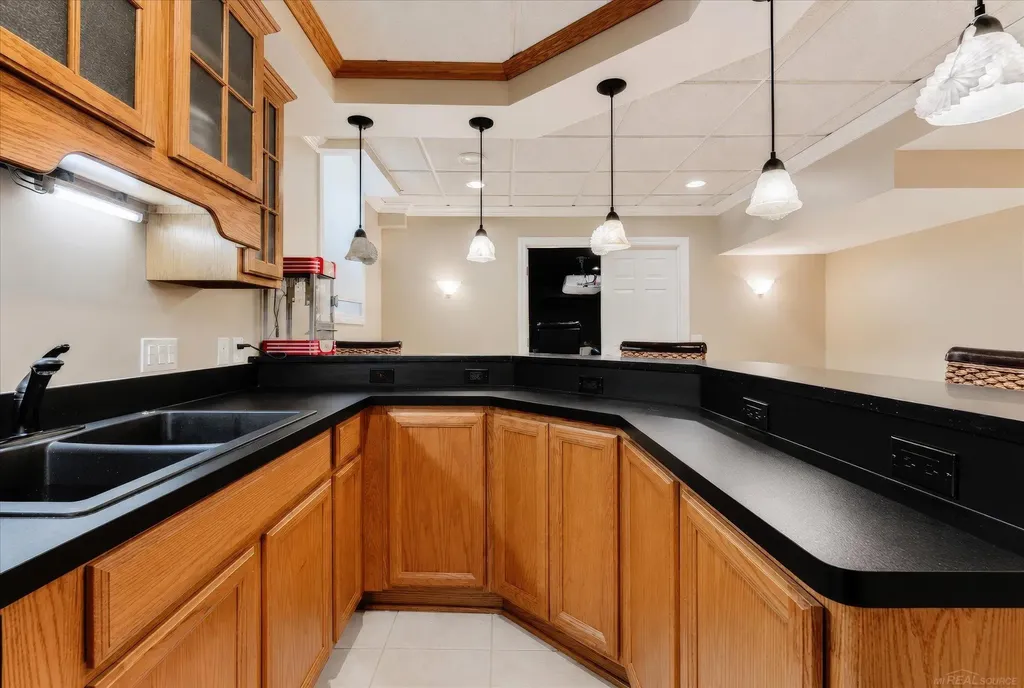 5539 Carrollton Court Oakland Charter Township MI 48306