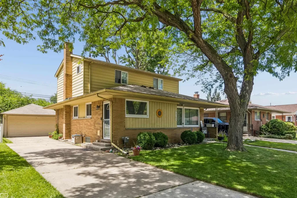 24705 Culver Street St. Clair Shores City MI 48080