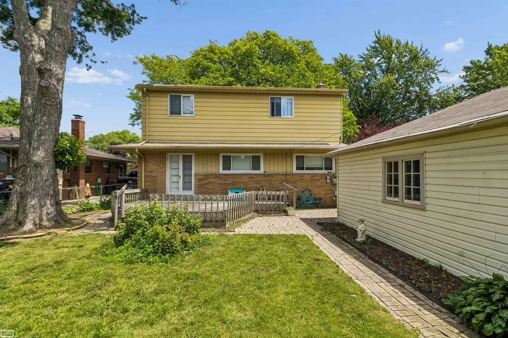 24705 Culver Street St. Clair Shores City MI 48080