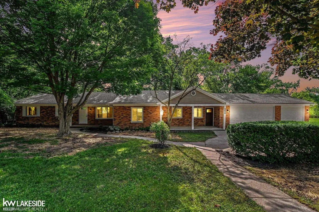 2871 Harvey Street Rochester Hills City MI 48309