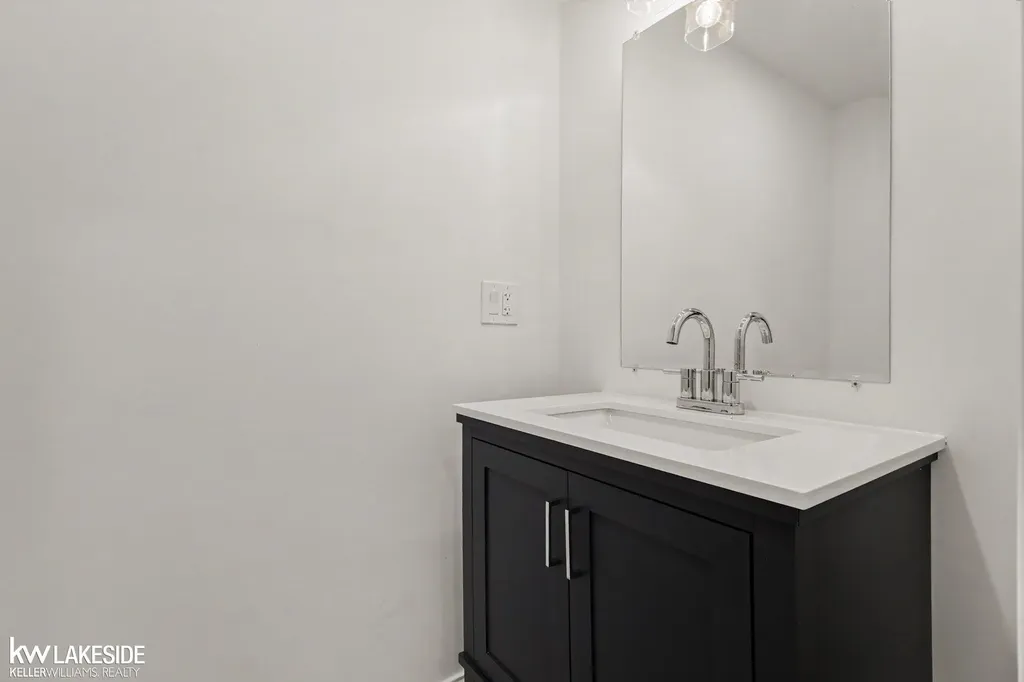 2871 Harvey Street Rochester Hills City MI 48309
