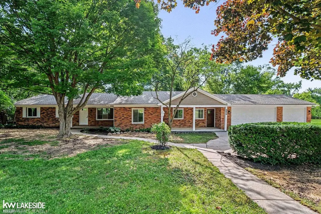 2871 Harvey Street Rochester Hills City MI 48309