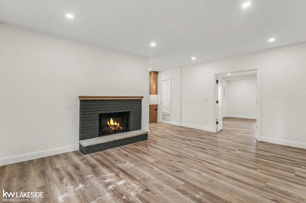 2871 Harvey Street Rochester Hills City MI 48309
