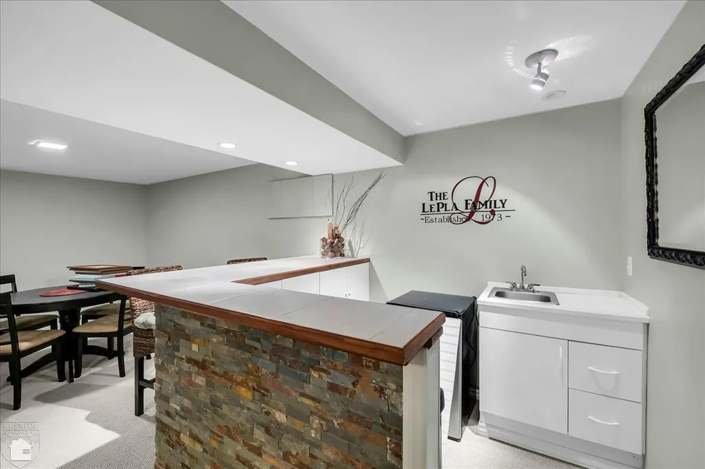 3079 Sandy Oaks Lane Fort Gratiot Charter Township MI 48059