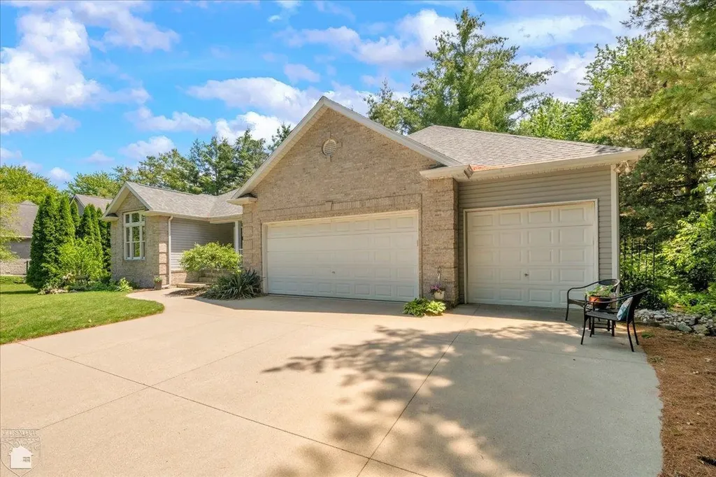 3079 Sandy Oaks Lane Fort Gratiot Charter Township MI 48059