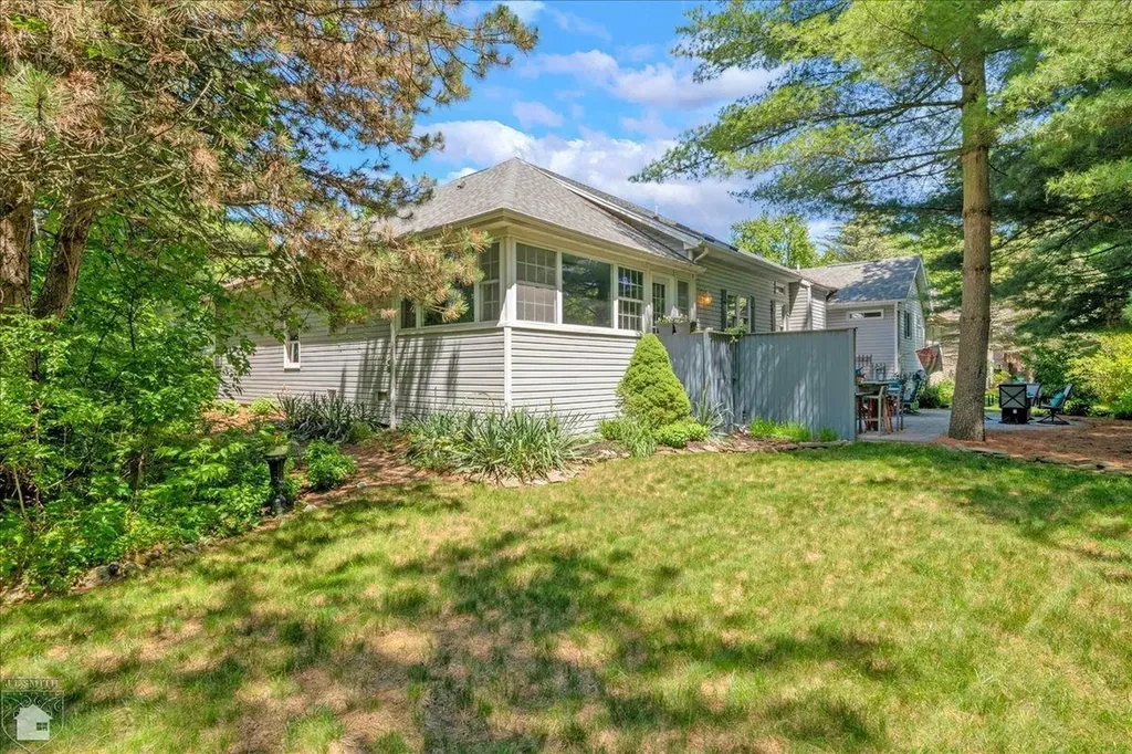 3079 Sandy Oaks Lane Fort Gratiot Charter Township MI 48059