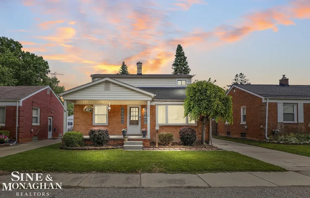 16532 Rosemary Street Fraser City MI 48026
